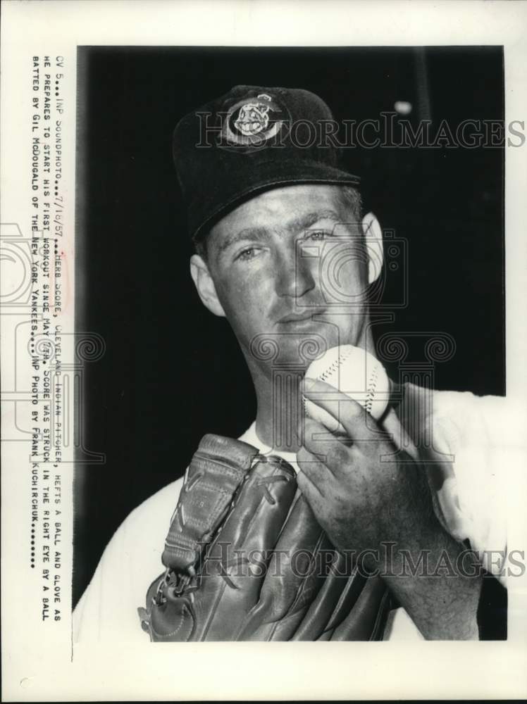 1957 Press Photo Cleveland Indians Pitcher Herb Score prepares for Workout- Historic Images