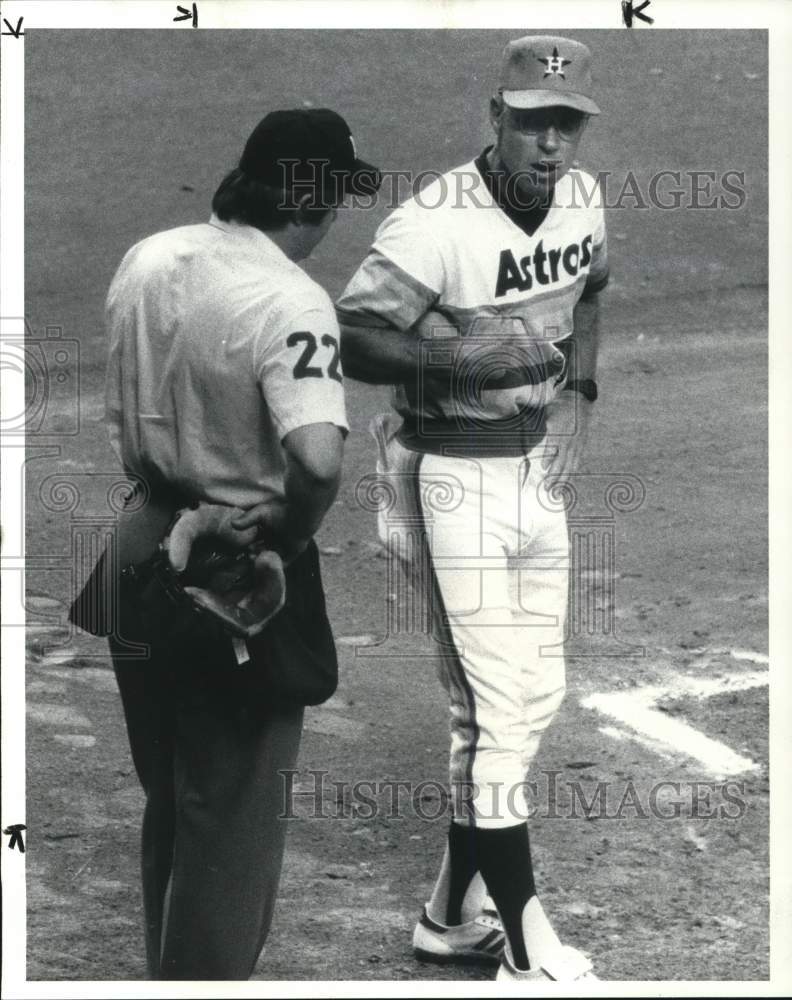 1982 Press Photo Houston Astros Baseball Manager Bill Virdon &amp; Umpire Joe West- Historic Images