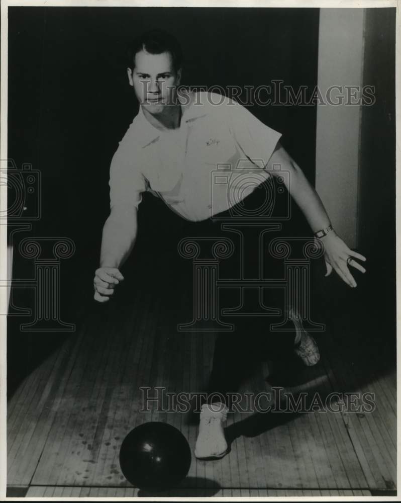 1958 Press Photo Billy Welu, Bowler - hpx01063- Historic Images