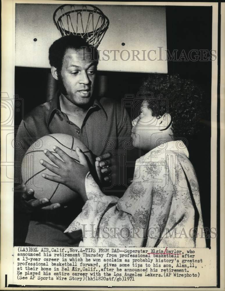 1971 Press Photo Los Angeles Lakers Basketball Player Elgin Baylor & son, Alan- Historic Images