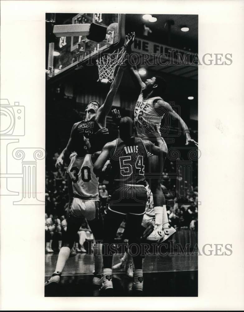 1984 Press Photo Terrence Cashaw of Rice University in SMU Basketball Game- Historic Images