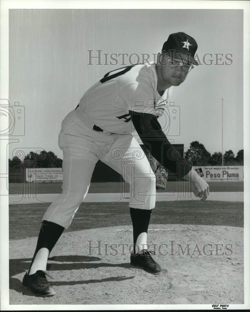 1967 Press Photo Arnold Umbach, Houston Astros Baseball Pitcher - hpx01624- Historic Images