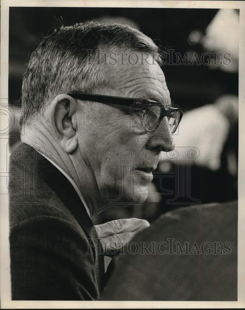 1975 Press Photo John Wooden, U.C.L.A. Basketball - hpx01998- Historic Images