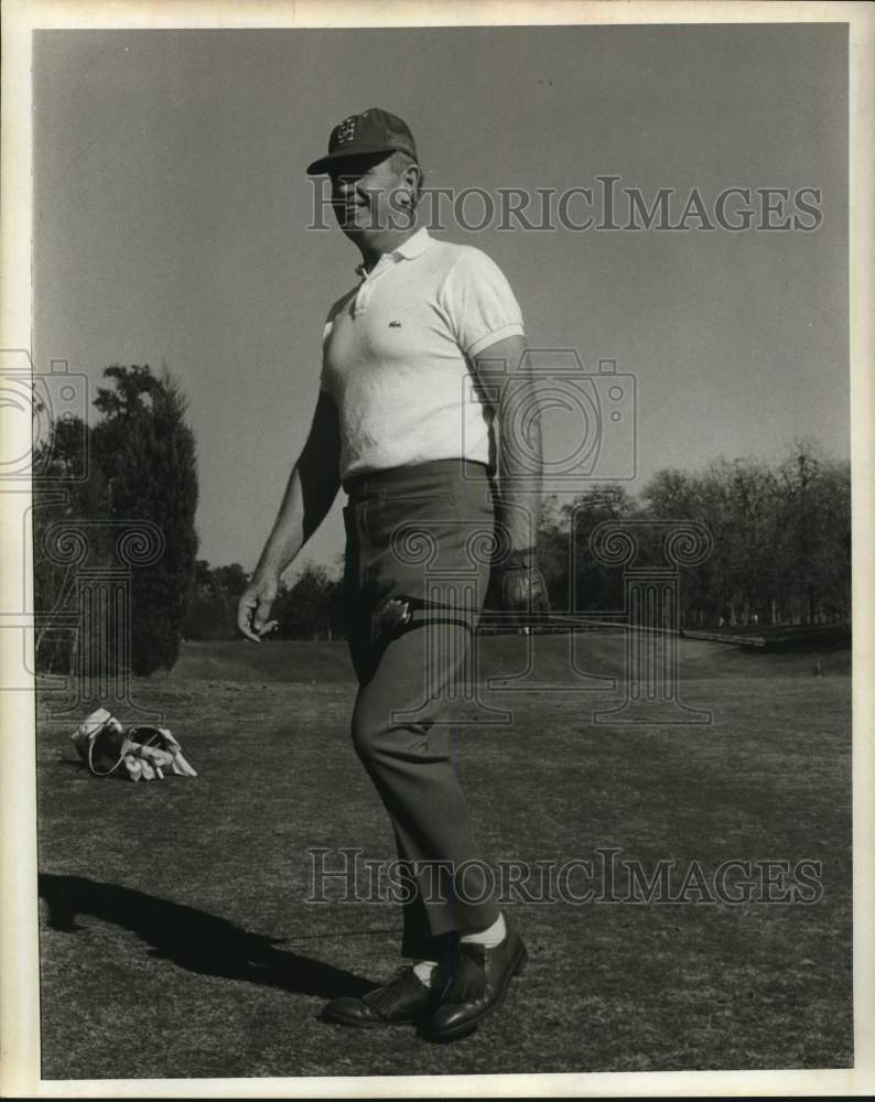 1970 Press Photo Golfer Bill Yeoman of University of Houston at Country Club- Historic Images