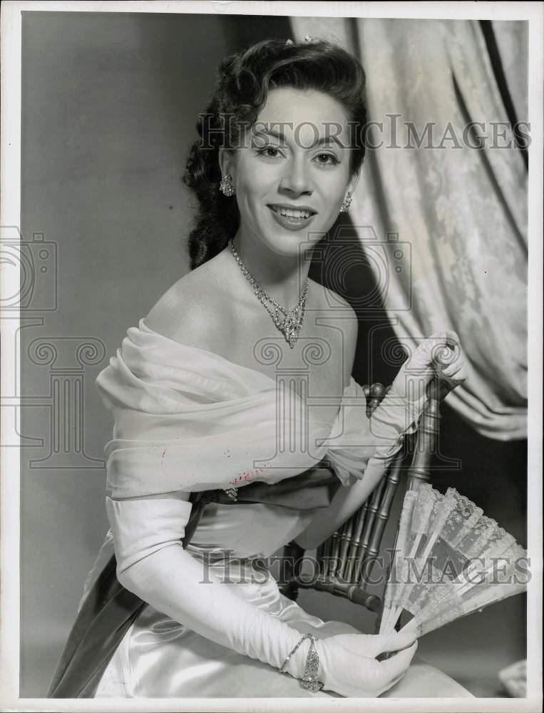 1957 Press Photo Opera singer Elaine Malbin sings on NBC TV show - hpx04046- Historic Images