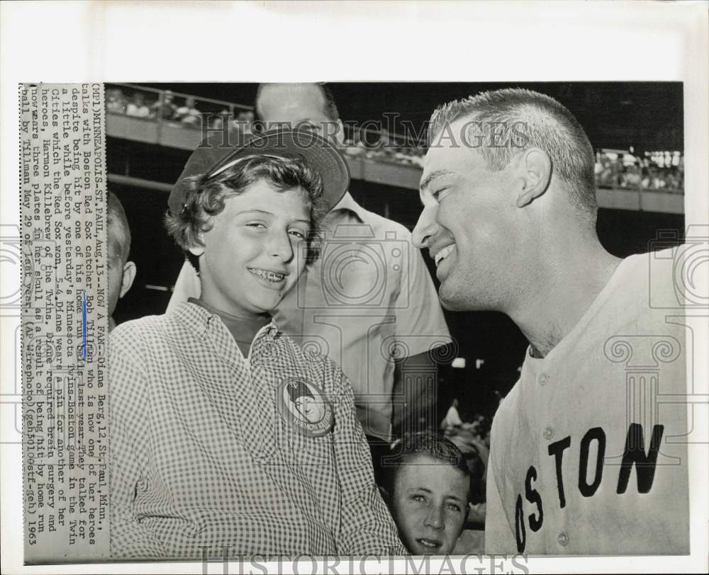 1963 Press Photo Diane Berg talks with Boston&#39;s Bob Tillman in Minneapolis- Historic Images