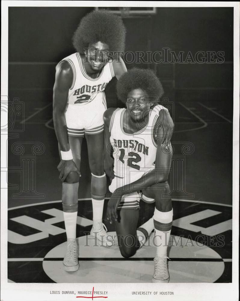 1975 Press Photo University of Houston players Louis Dunbar and Maurice Presley- Historic Images