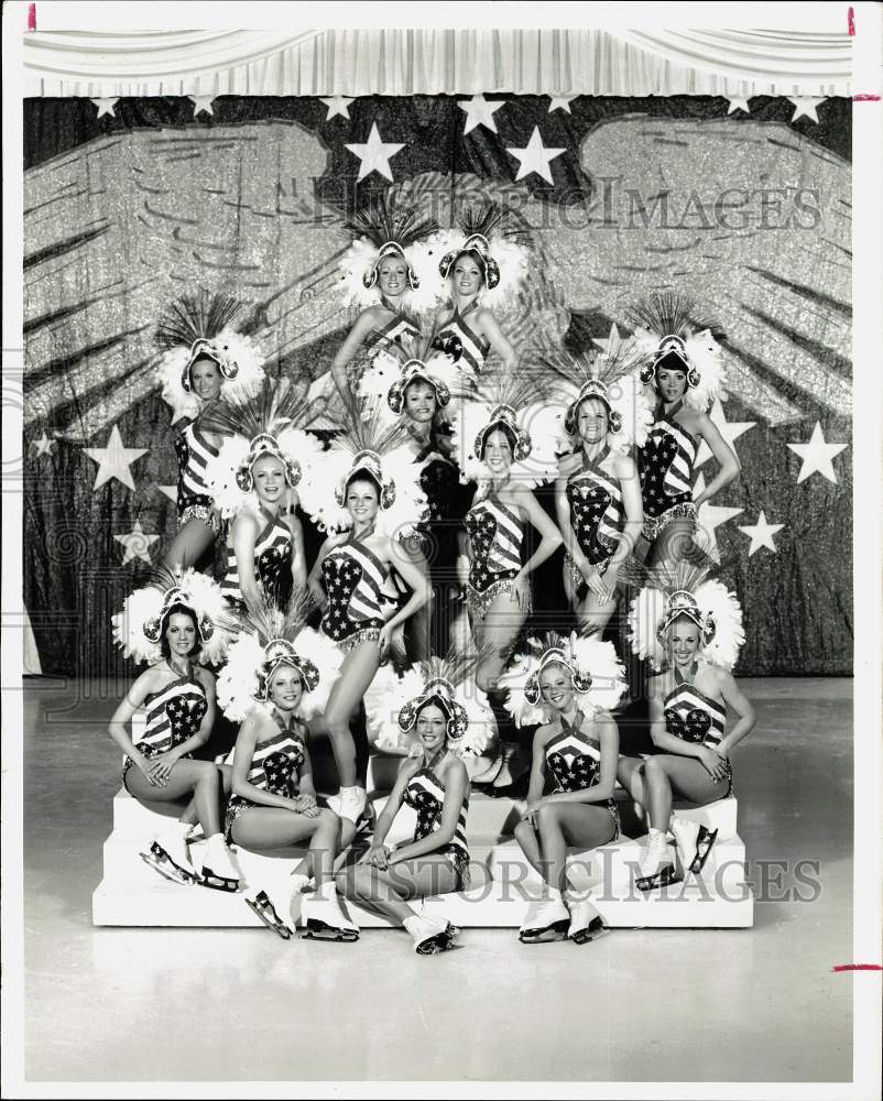 1975 Press Photo Ice Capades&#39; Bicentennial finale during show at the Coliseum- Historic Images