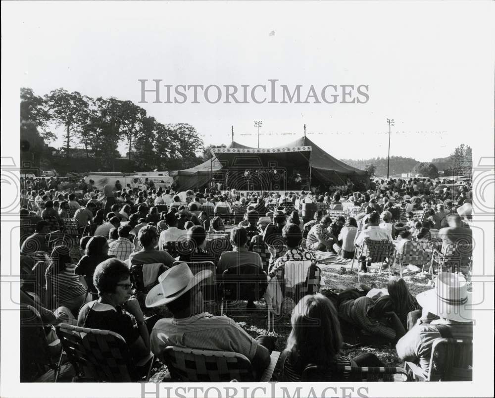 Press Photo Annual Old Fiddler&#39;s Convention music festival crowd in Virginia- Historic Images