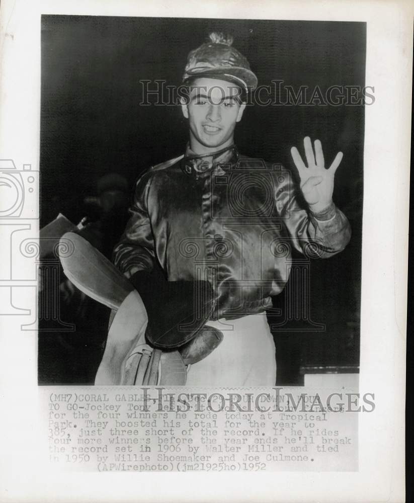 1952 Press Photo Jockey Anthony &quot;Tony&quot; DeSpirito in Coral Gables, Florida- Historic Images