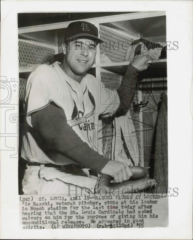 1955 Press Photo St. Louis Cardinal baseball pitcher Vic Raschi in Busch Stadium- Historic Images