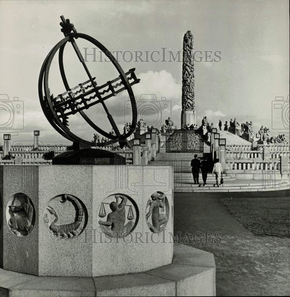 1971 Press Photo A view of the famous Vigeland Monolith in Oslo, Norway- Historic Images