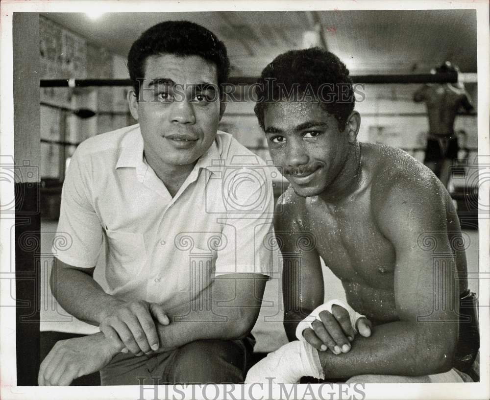 1969 Press Photo Manny Gonzalez and Dario Hidalgo before their boxing bout- Historic Images