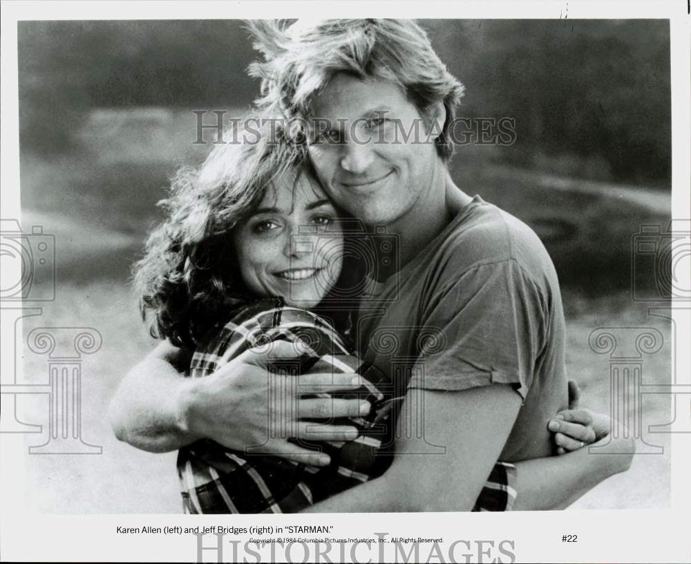 1984 Press Photo Karen Allen and Jeff Bridges star in &quot;Starman.&quot; - hpx10151- Historic Images