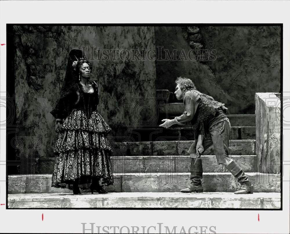 1981 Press Photo Cynthia Clarey and Jacque Trussel in opera Carmen. - hpx10361- Historic Images