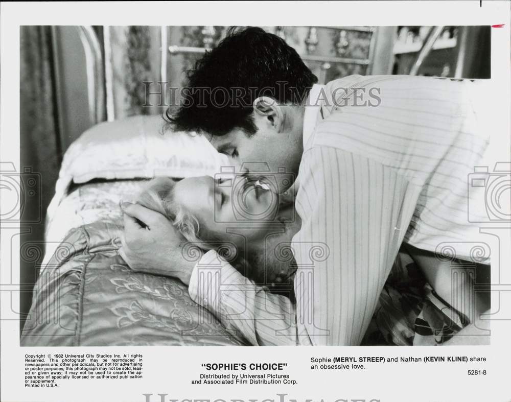 1982 Press Photo Meryl Streep and Kevin Kline in scene from "Sophie's Choice."- Historic Images