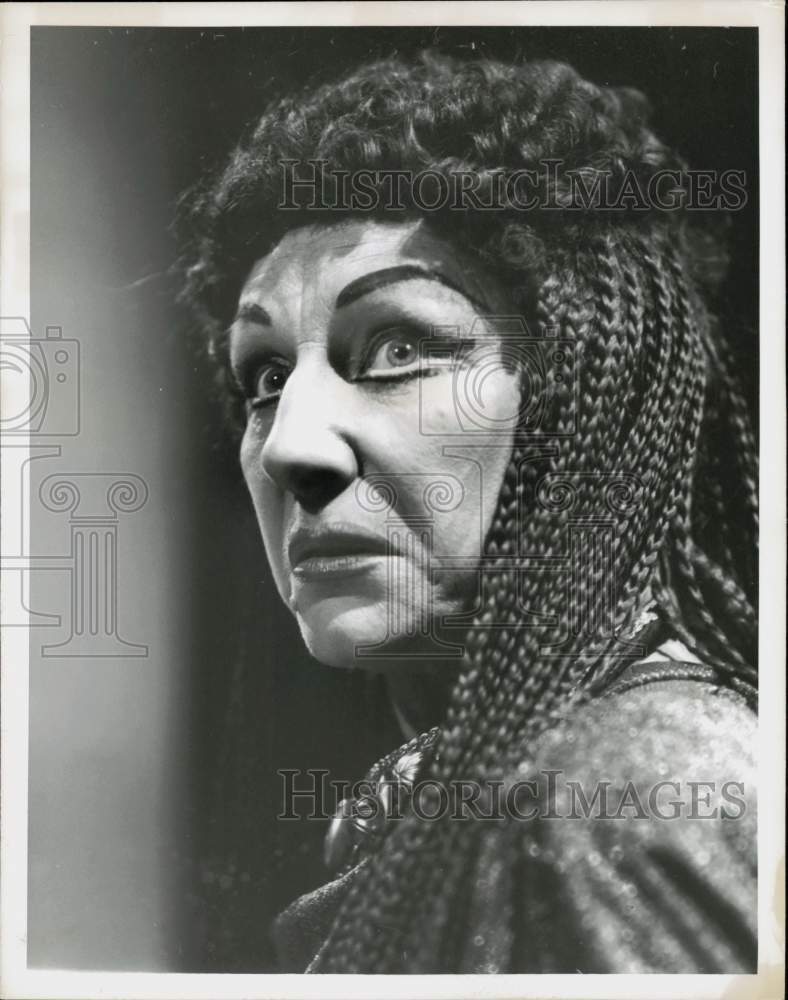 1956 Press Photo Actress Judith Anderson shown in movie scene - hpx11074- Historic Images