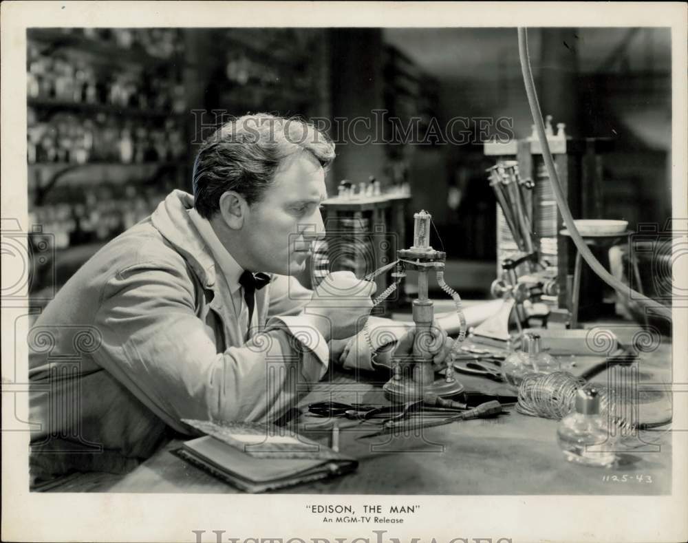 1961 Press Photo Spencer Tracy stars in &quot;Edison, The Man,&quot; for MGM-TV.- Historic Images