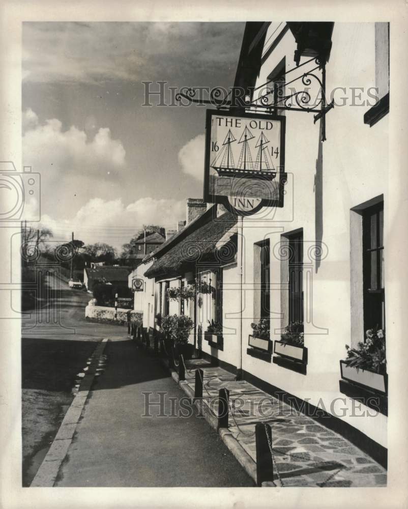 1966 Press Photo Old Inn in Crawfordsburn, Ireland. - hpx13927- Historic Images