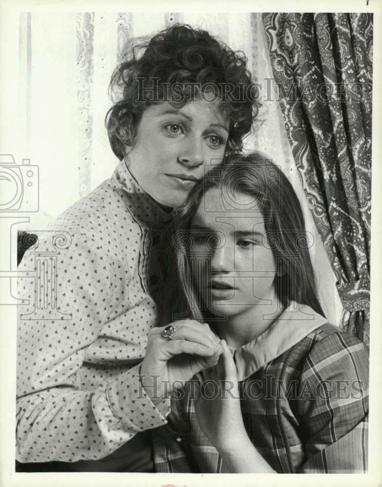 1979 Press Photo Patty Duke Astin and Melissa Gilbert in "The Miracle Worker."- Historic Images