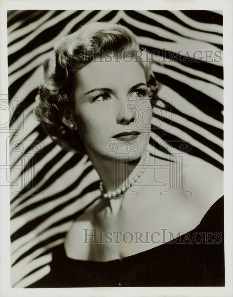 1956 Press Photo Actress Julia Meade - hpx14411- Historic Images