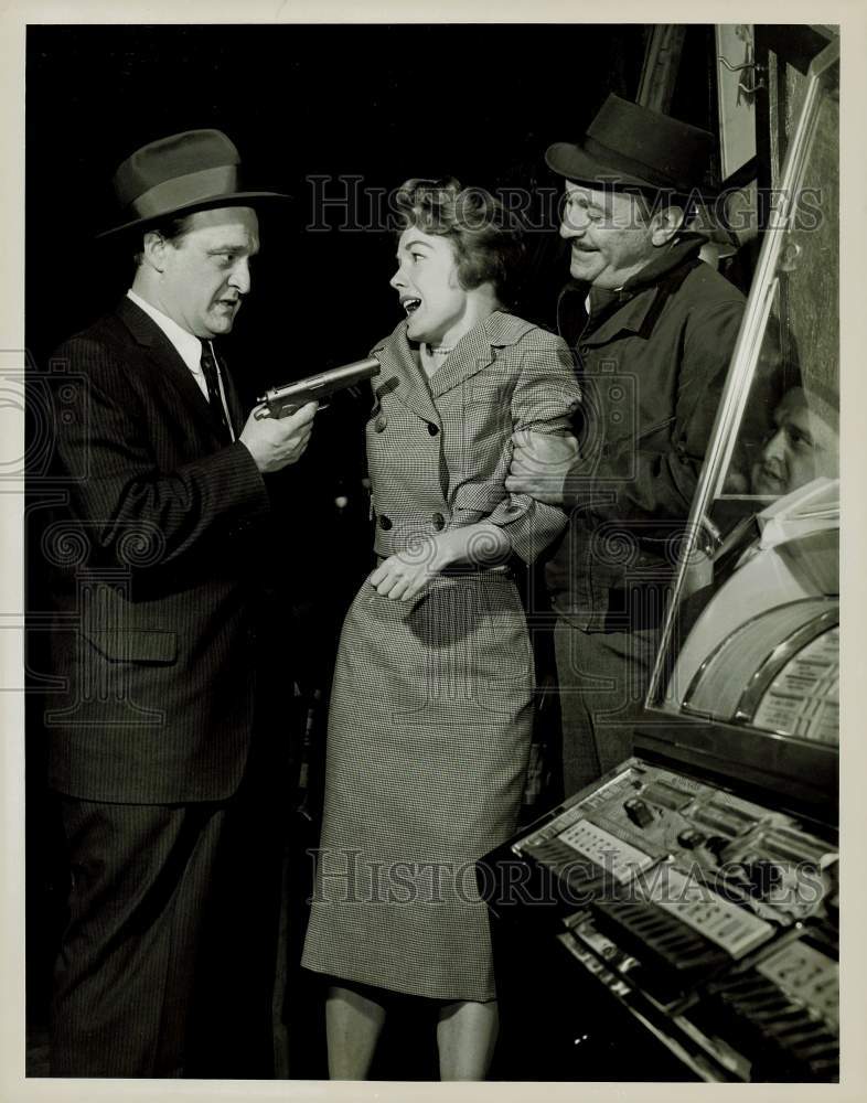 1959 Press Photo Vince Gardenia in scene from &quot;The Sound of Violence.&quot;- Historic Images