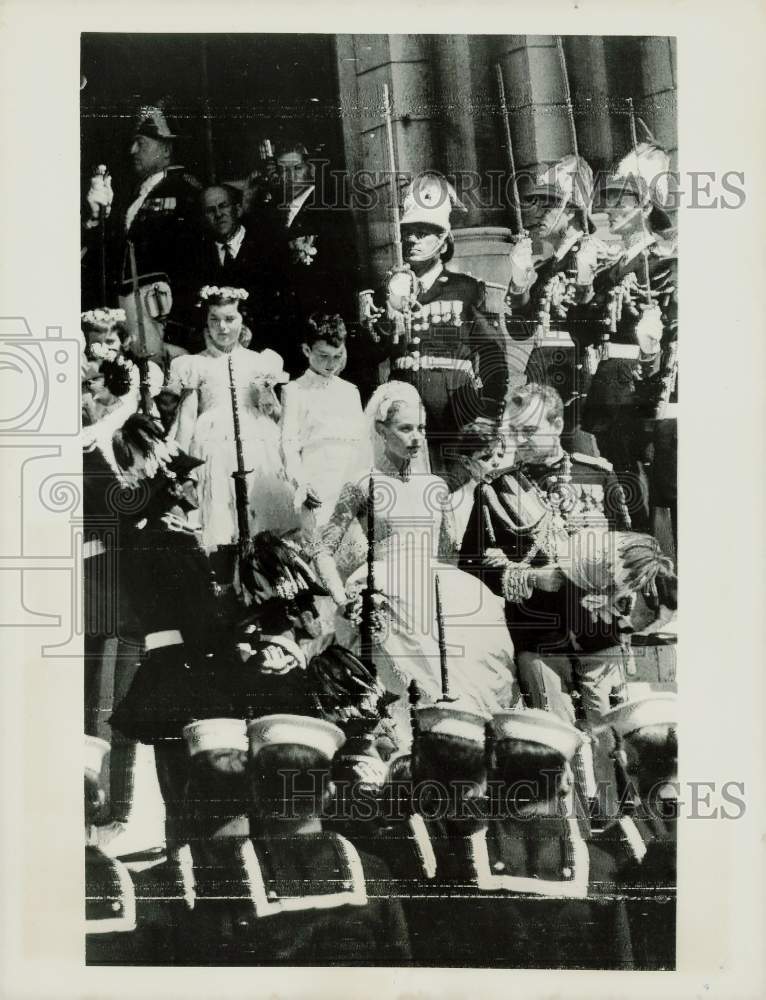 1956 Press Photo Prince Rainier III and Princess Grace leave Monaco wedding- Historic Images