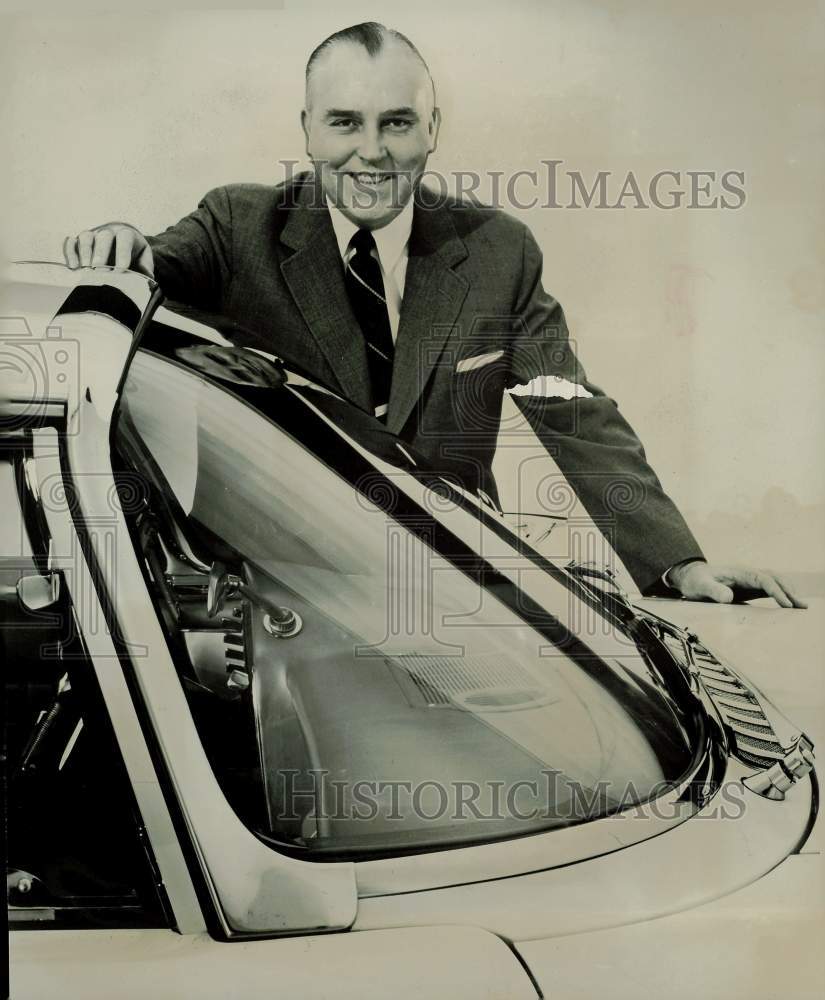 1957 Press Photo &quot;Tex&quot; Colbert shows a car. - hpx15461- Historic Images