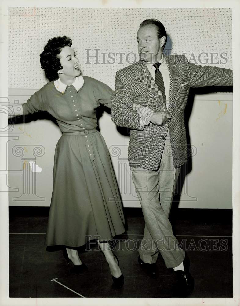 1956 Press Photo Kathryn Grayson, actress, dances with Bob Hope. - hpx15474- Historic Images