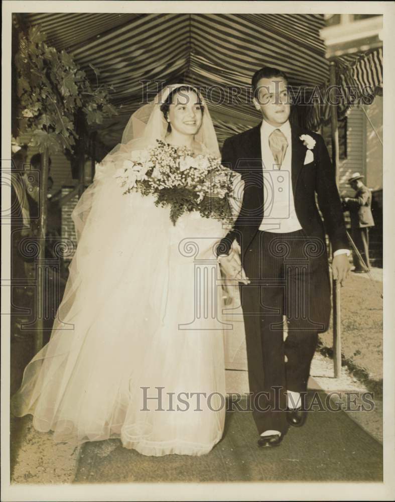 1938 Press Photo Mr. and Mrs. Marshall Field, Jr. leave church in Massachusetts.- Historic Images