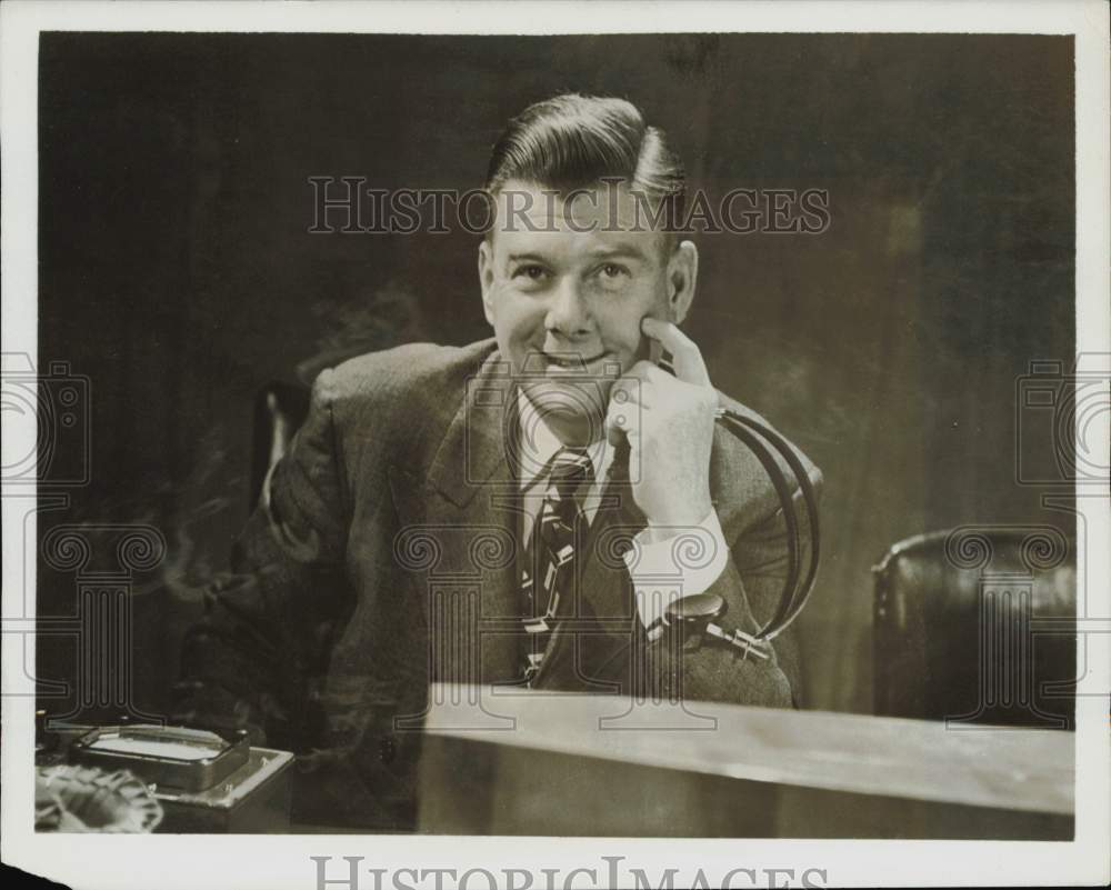 1959 Press Photo Arthur Godfrey, host of "Arthur Godfrey's Talent Scouts."- Historic Images