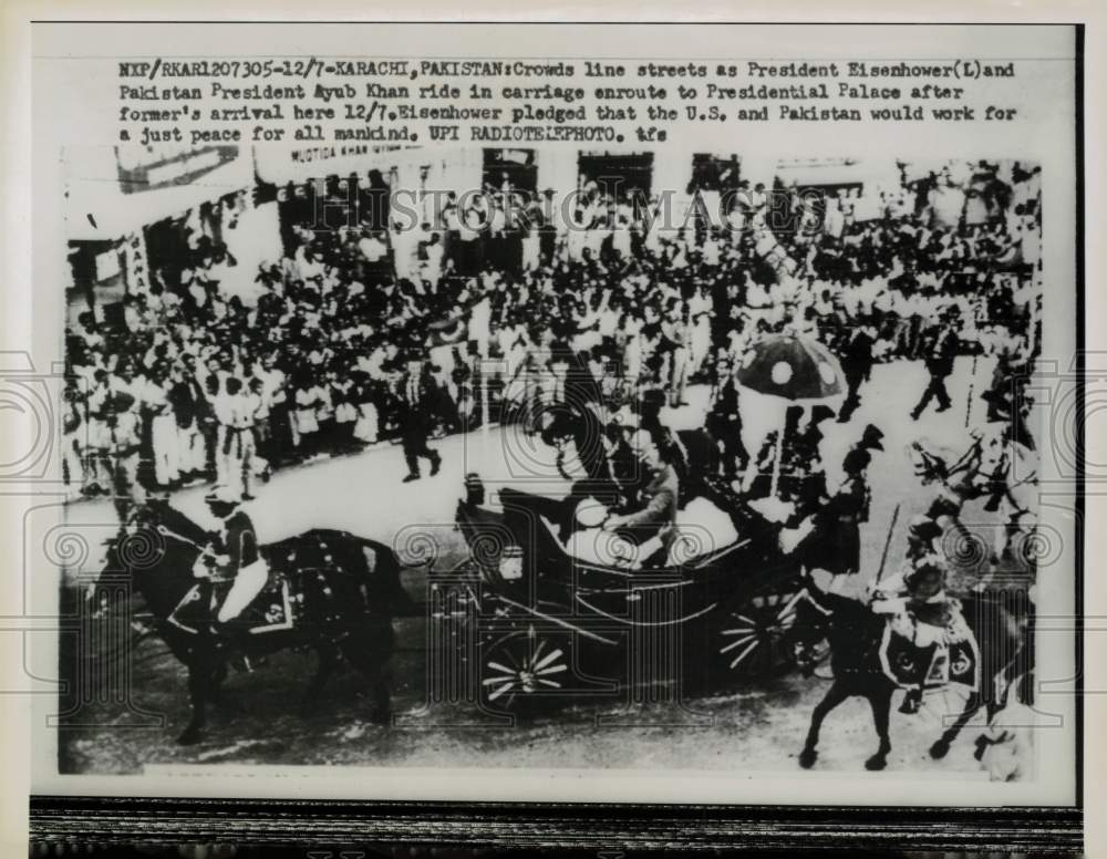 1959 Press Photo President Eisenhower and Ayub Khan wave to crowd in Pakistan- Historic Images