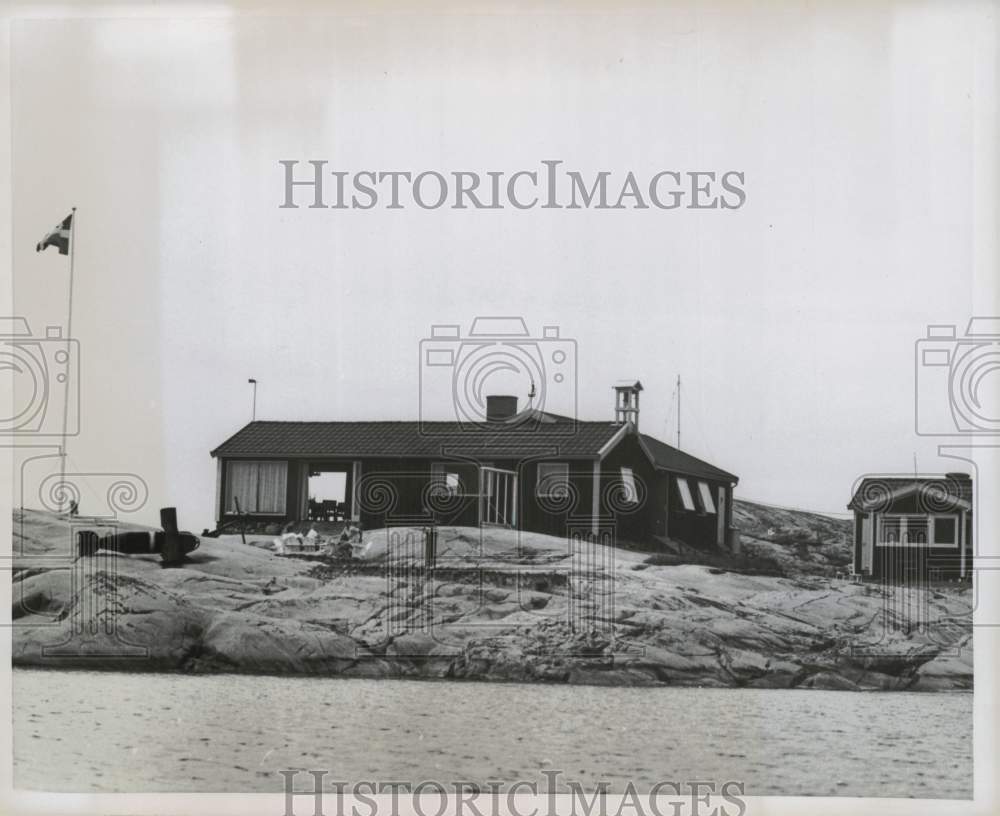 1958 Press Photo Island home of Ingrid Bergman and Lars Schmidt, Sweden- Historic Images