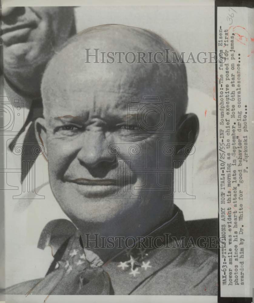 1955 Press Photo President Eisenhower poses outside Fitzsimons Army Hospital- Historic Images