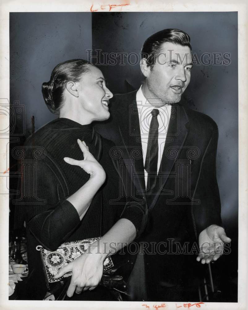 1958 Press Photo Actor Fess Parker with Marcella Rinehart, California- Historic Images