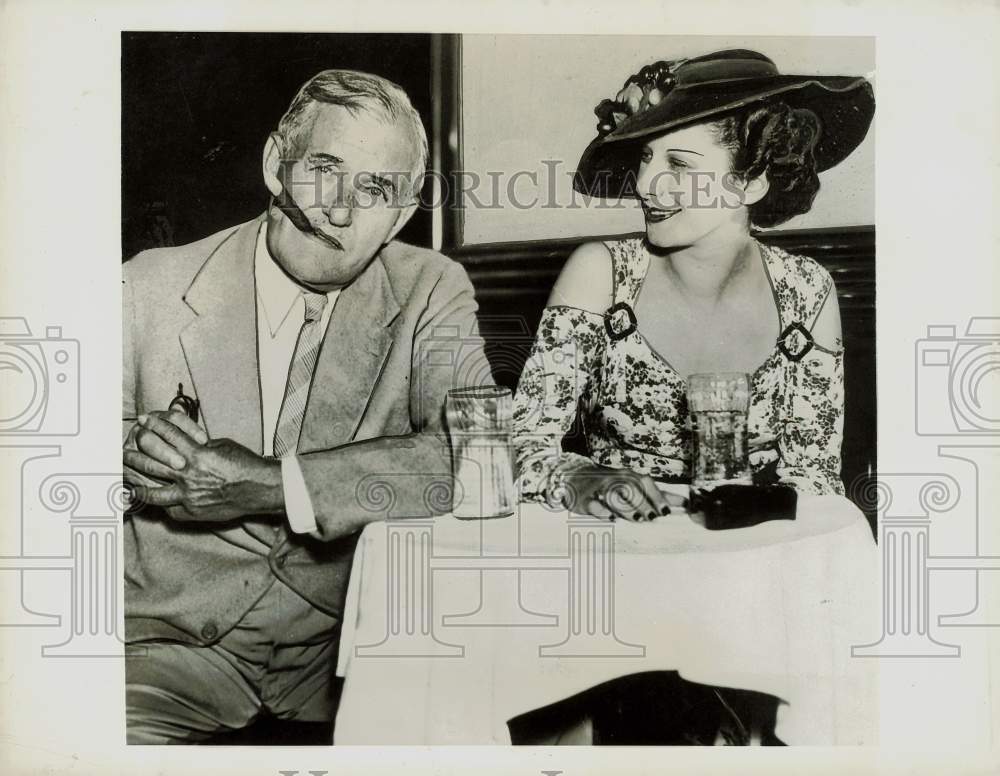 1935 Press Photo Richard Bennett and Peggie DeBeers nightclubbing in New York.- Historic Images