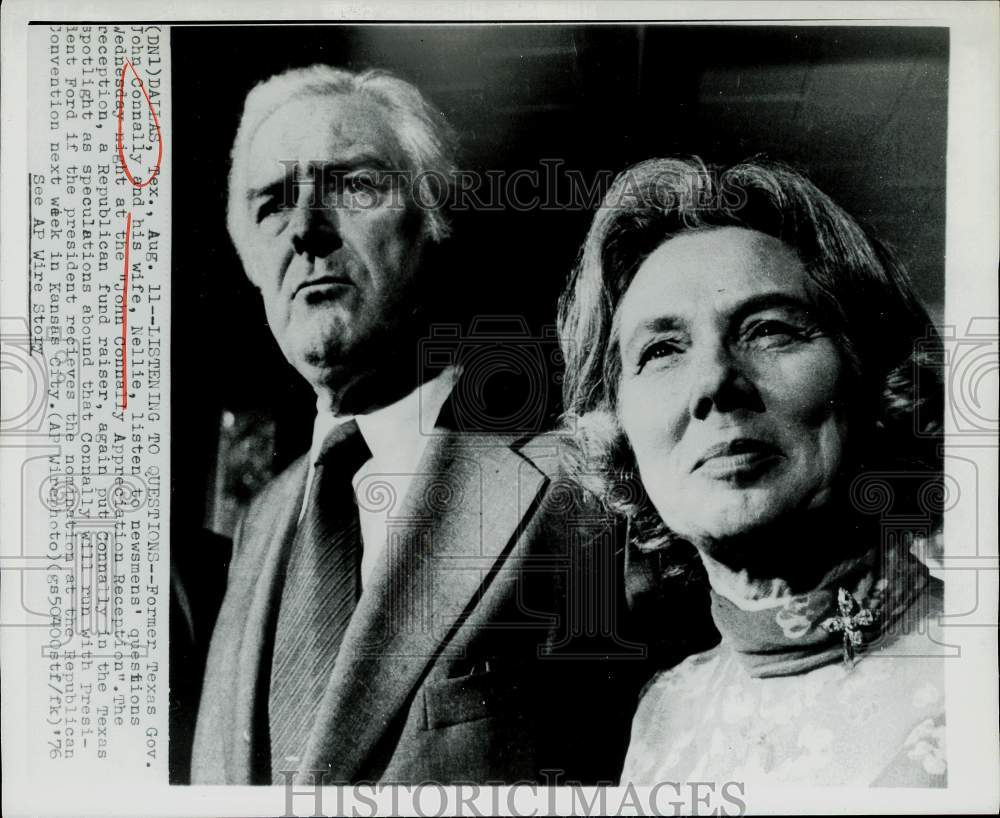 1976 Press Photo John and Nellie Connally speak to press in Dallas, Texas- Historic Images