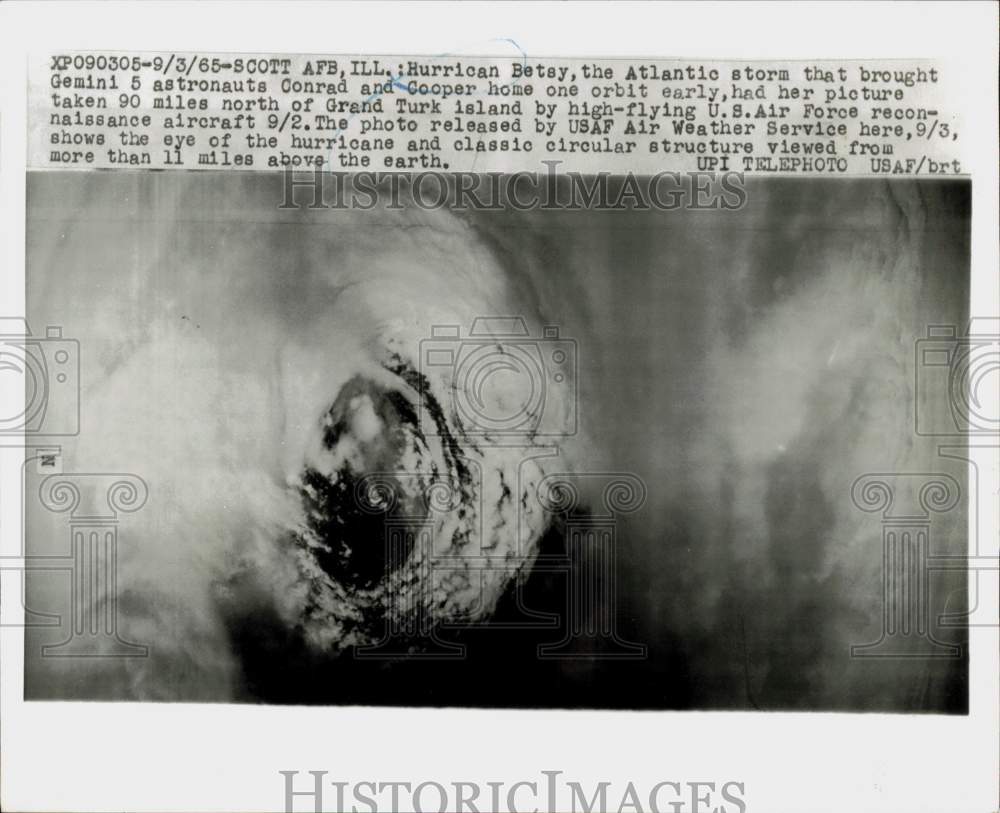 1965 Press Photo Hurricane Betsy near Grand Turk Island, view by USAF aircraft- Historic Images