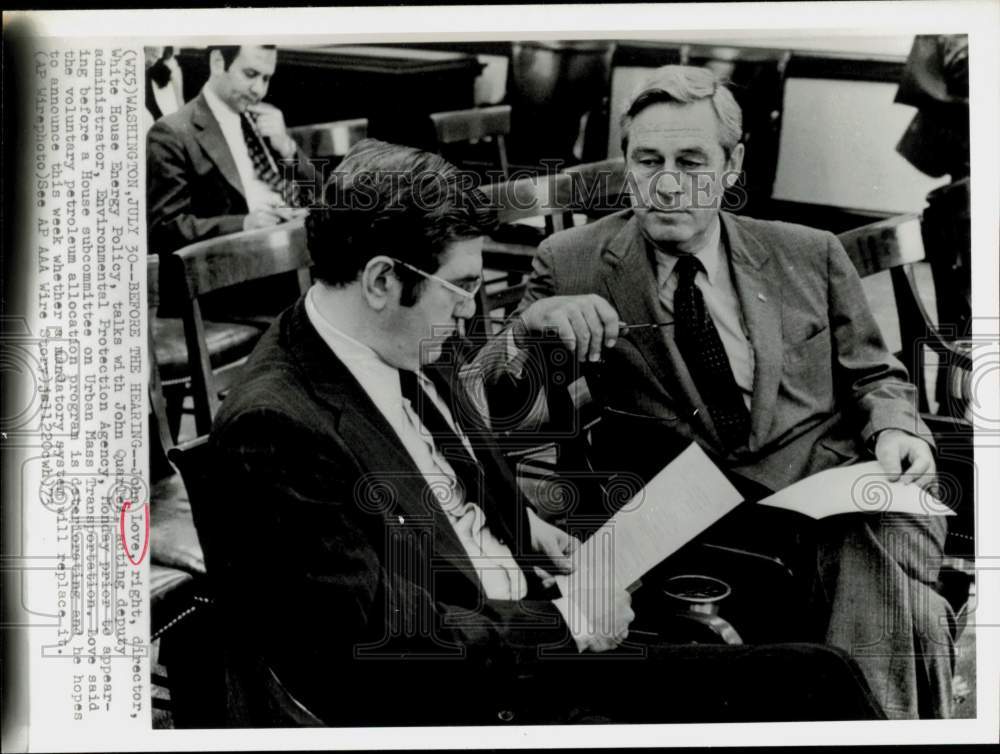 1973 Press Photo John Quarles &amp; John Love discuss House Energy Policy, DC- Historic Images