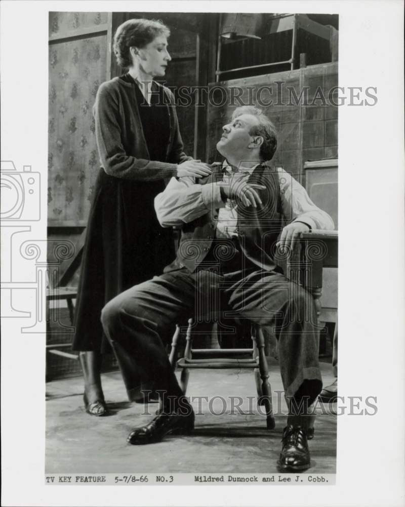 1966 Press Photo Mildred Dunnock and Lee J. Cobb perform together in scene- Historic Images