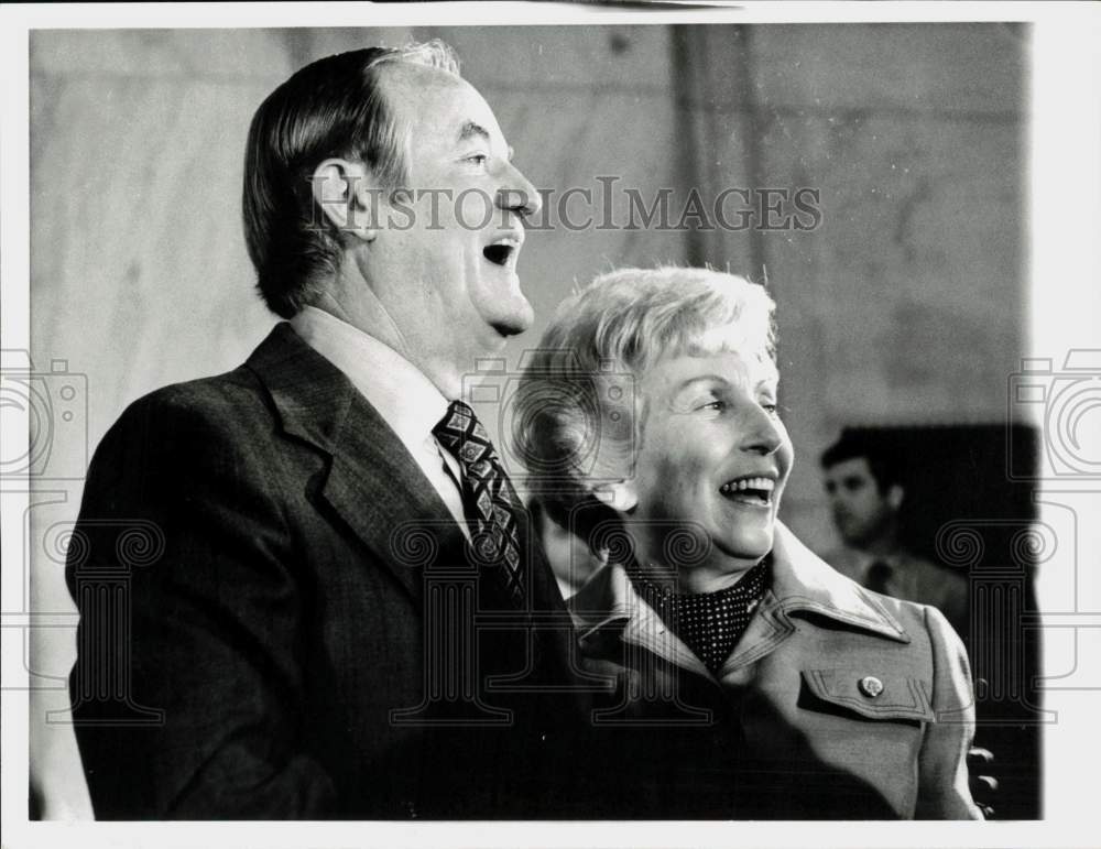 1976 Press Photo Senator and Mrs. Hubert Humphrey speak to press - kfa19671- Historic Images