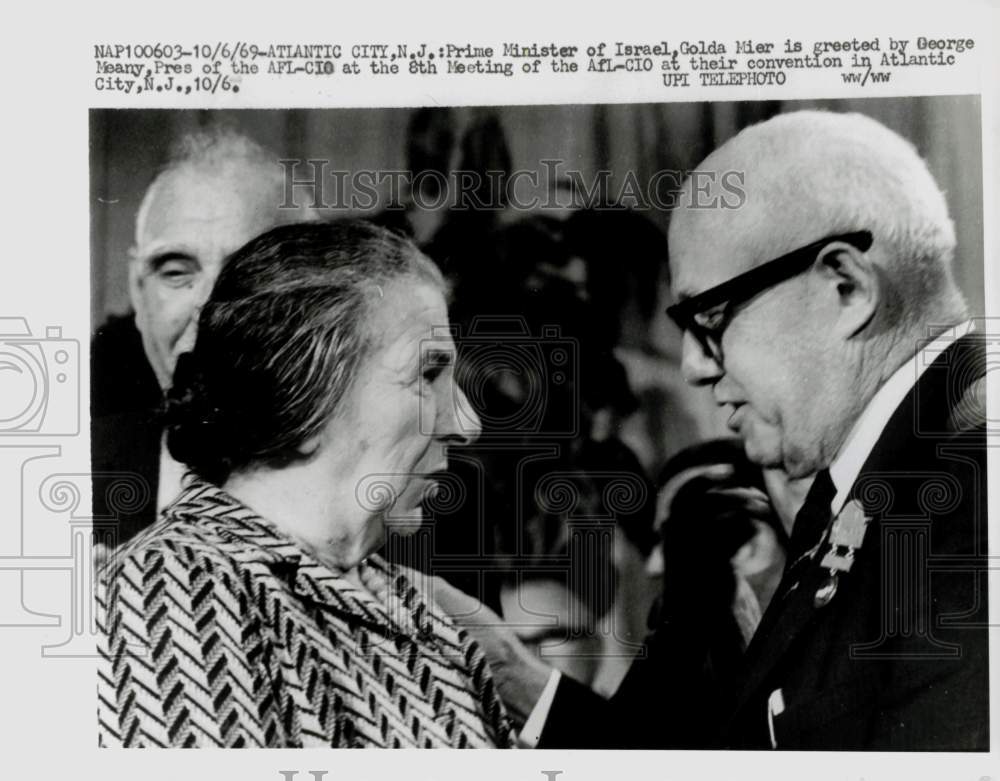 1969 Press Photo George Meany greets Golda Mier of Israel at New Jersey meeting- Historic Images