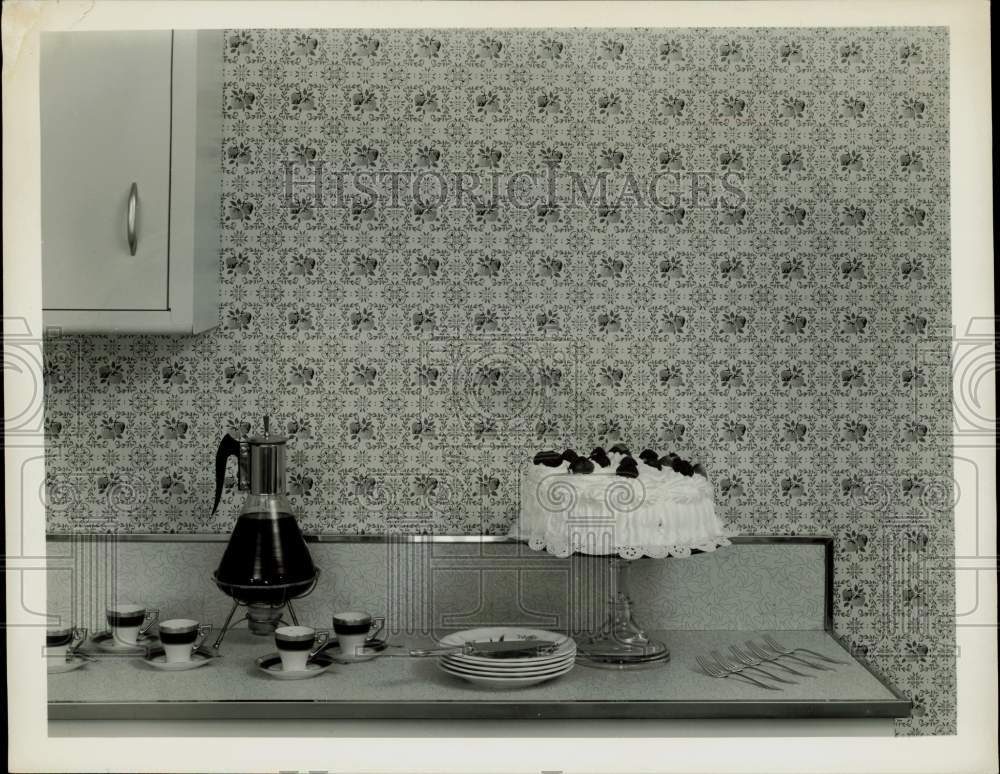 Press Photo "Strawberry" fabric wall covering in the new Colorvogue Collection- Historic Images