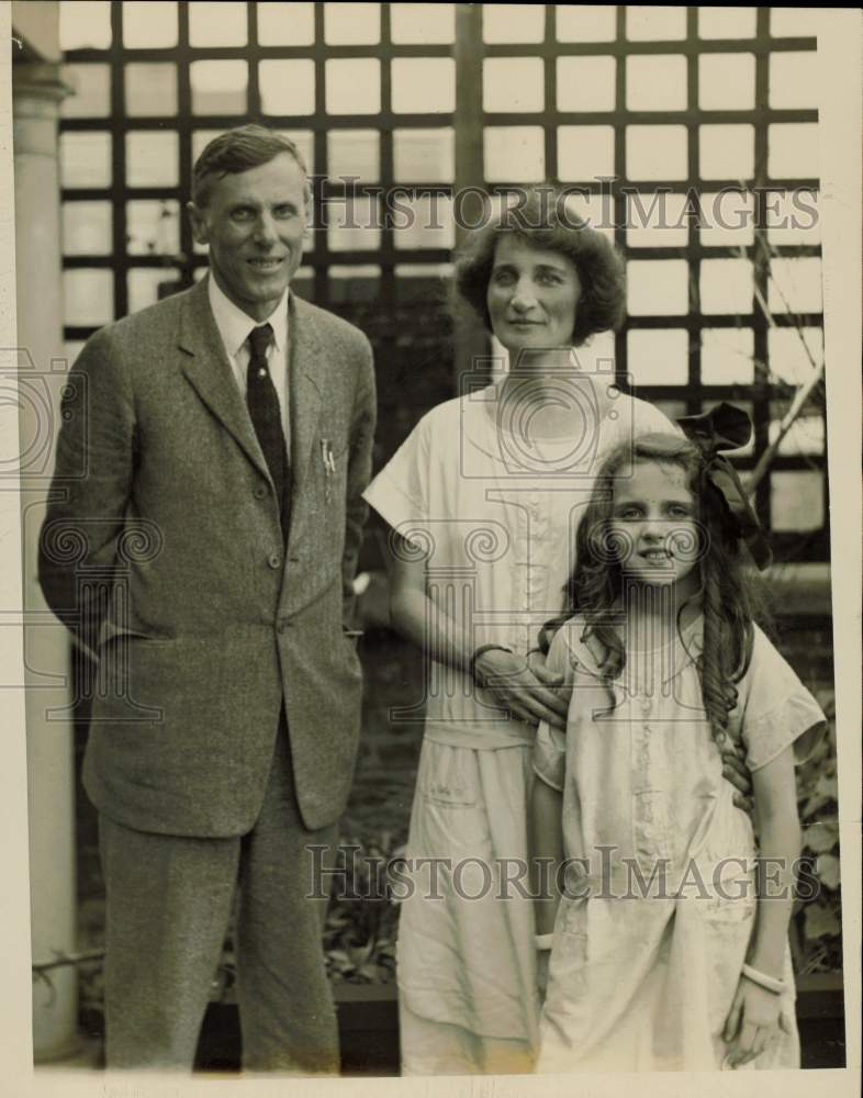 1925 Press Photo Harold and Mary Bradley, daughter return to Chicago from Africa- Historic Images