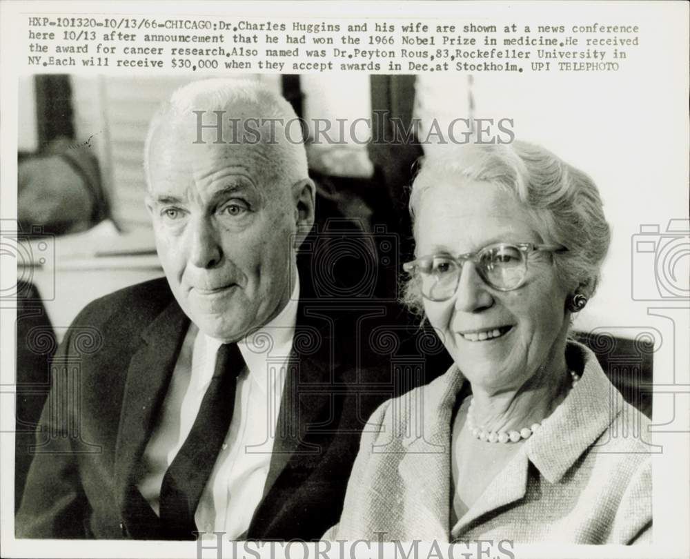 1966 Press Photo Nobel-winner Dr. Charles Huggins and wife in Chicago- Historic Images