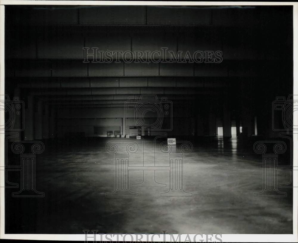 1970 Press Photo Lights from headlamps of G.E.'s "Plus 25", Cleveland- Historic Images