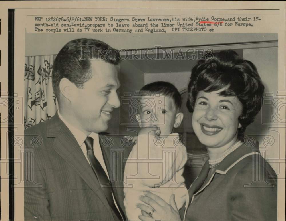 1961 Press Photo Steve Lawrence, wife Eydie and son prepare to leave for Europe- Historic Images