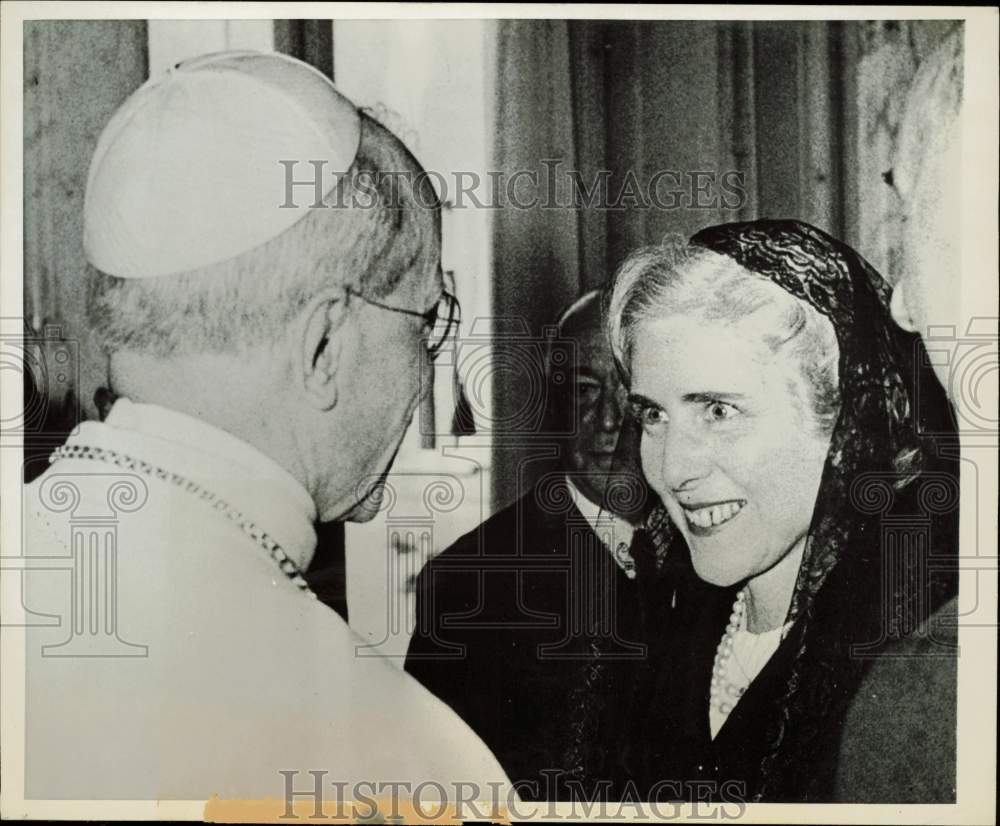 1955 Press Photo Clare Boothe Luce and Pope Pius talk at Castel Gandolfo, Italy- Historic Images