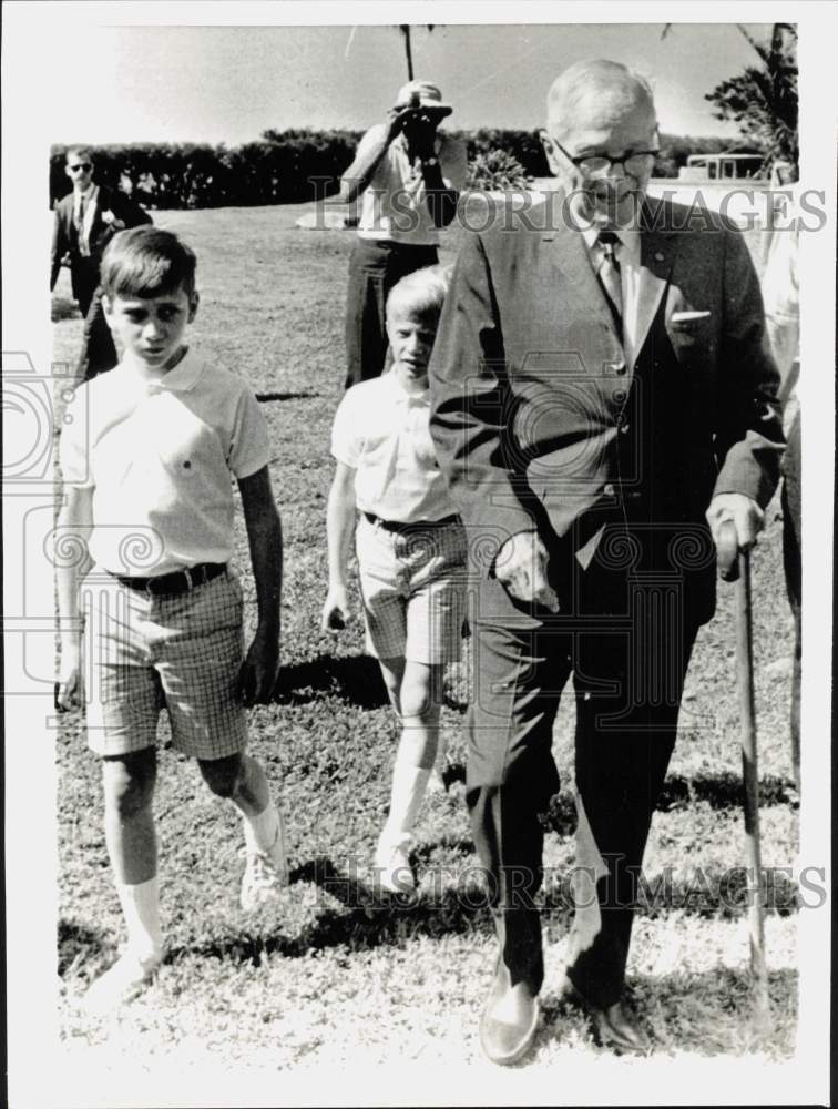 1968 Press Photo Former Pres. Harry S. Truman with his grandchildren in Key West- Historic Images