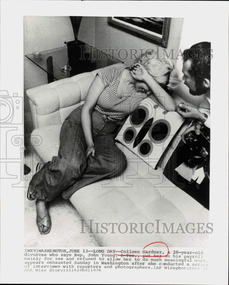 1976 Press Photo Colleen Gardner appears exhausted during interview in Virginia- Historic Images